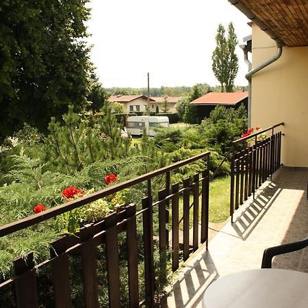 Bungalovy A Ubytovani Ratiborice- Zlic Česká Skalice Buitenkant foto