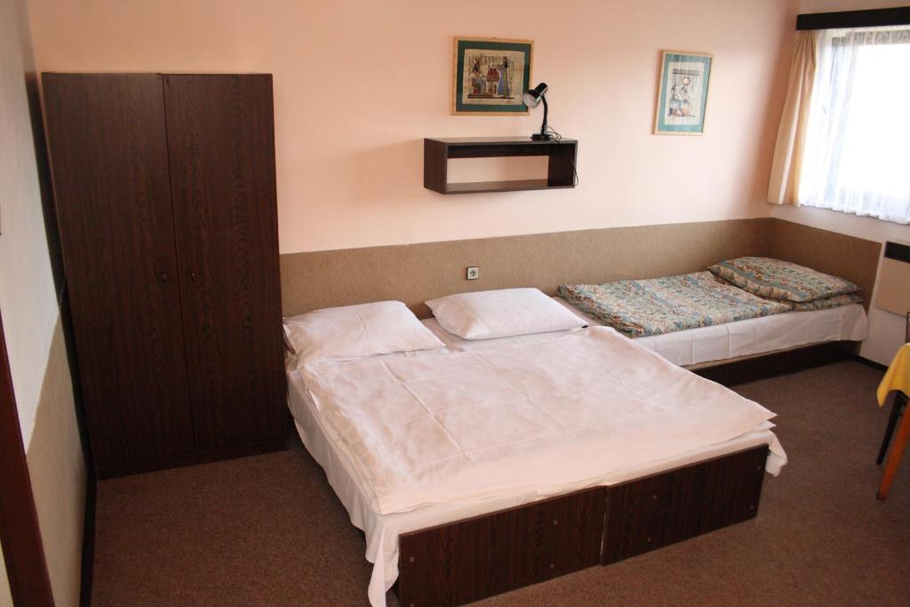 Bungalovy A Ubytovani Ratiborice- Zlic Česká Skalice Kamer foto