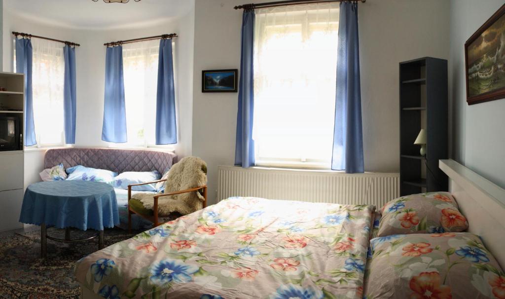 Bungalovy A Ubytovani Ratiborice- Zlic Česká Skalice Kamer foto