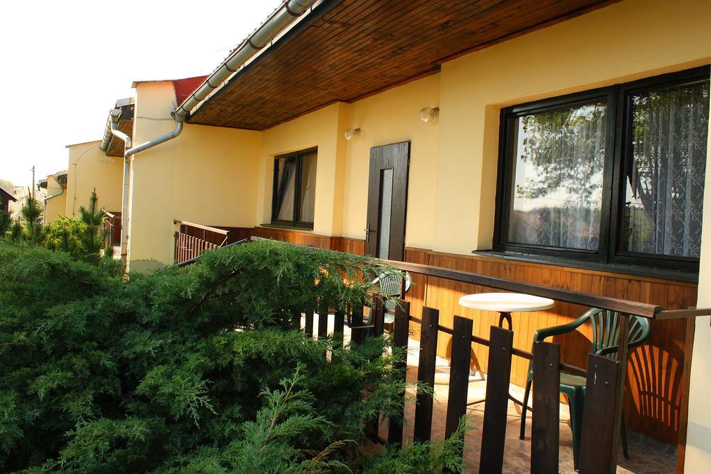 Bungalovy A Ubytovani Ratiborice- Zlic Česká Skalice Buitenkant foto